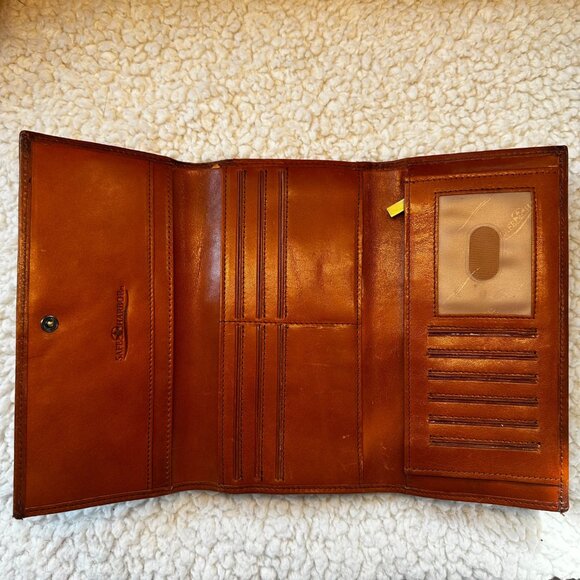 Safe Harbor RFID 'Antique' Slim Kiss Clasp Clutch Wallet - Picture 4 of 6